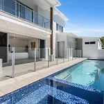 Prime Burleigh Location